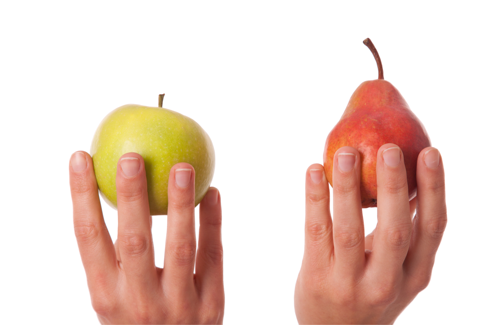 2つのフルーツをそれぞれの手に持つ