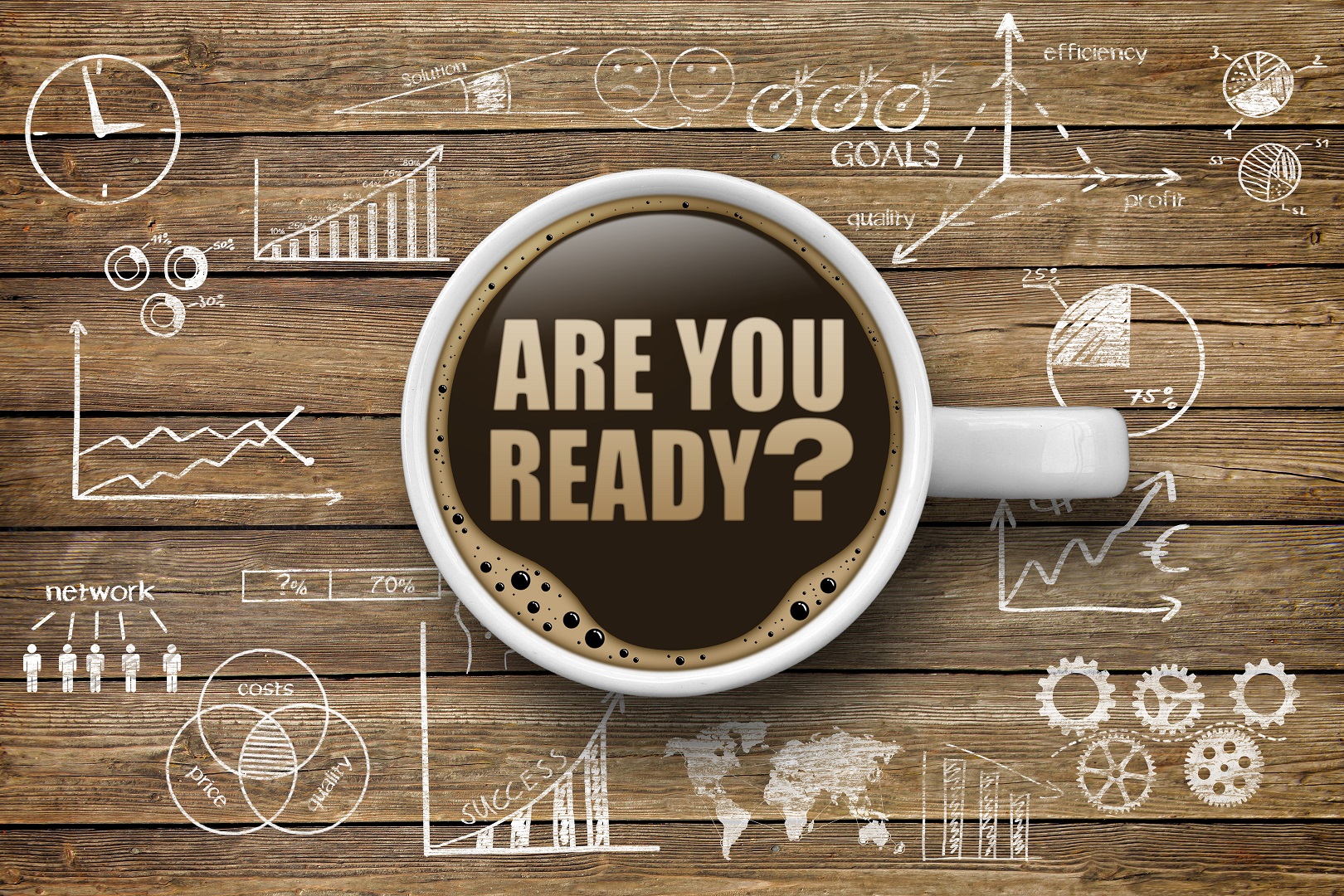 木目を背景に様々なグラフが並び真ん中に「ARE YOU READY?」と描かれたコーヒーカップがある