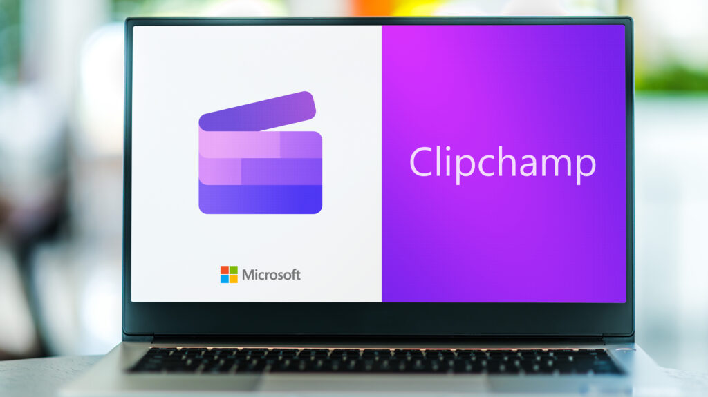 Clipchampの画面を開いたパソコン